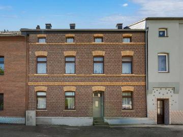 Mehrfamilienhaus mit Entwicklungspotenzial und großzügigem Grundstück