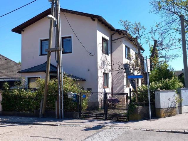 MEHRFAMILIENHAUS mit Garten Möglichkeit für 2 Familien oder Großfamilie