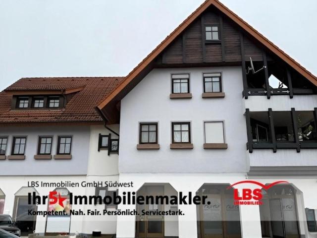 Mehrfamilienhaus mit Gewerbe in Wyhl am Kaiserstuhl