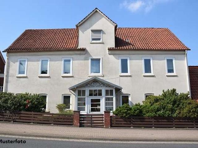 Mehrfamilienhaus mit Gewerbe + provisionsfrei