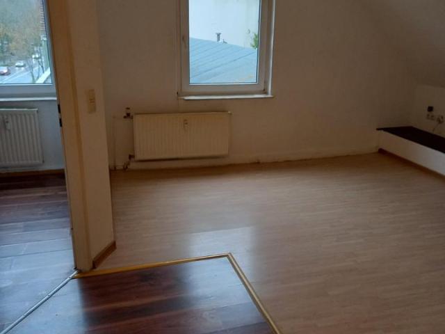 Mehrfamilienhaus mit Gewerbeeinheit