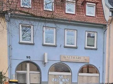 Mehrfamilienhaus mit Gewerbeeinheit von Privat zu verkaufen