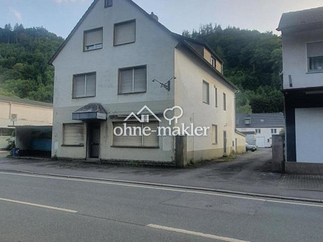 Mehrfamilienhaus mit Gewerbeeinheit in Bestlage Terasse/Garage/Freiflächen usw. auf Hauptstrasse