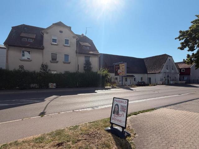 Mehrfamilienhaus mit Gewerbeeinheiten Lager Halle