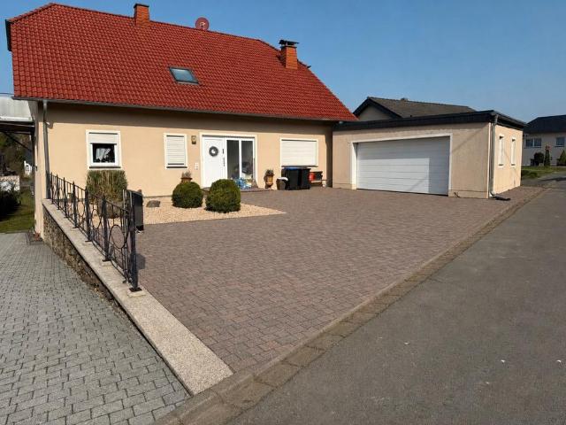 Mehrfamilienhaus mit großem Garten in Nattenheim Nahe Bitburg