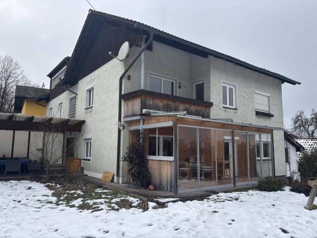 Mehrfamilienhaus mit großzügigem Garten