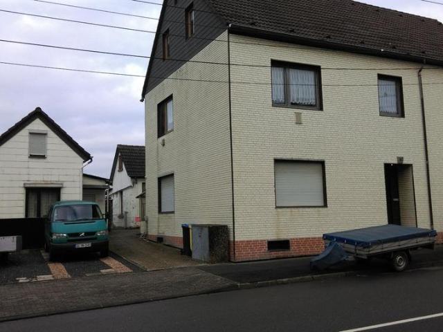 Mehrfamilienhaus mit Nebengebäude Provisionsfrei