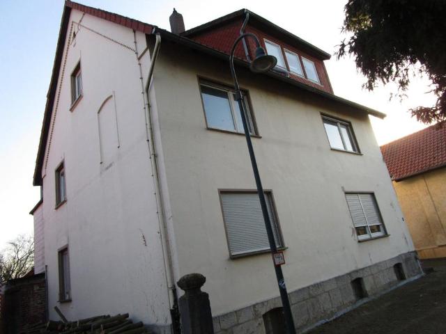 Mehrfamilienhaus mit Nebenhaus in 31028 Gronau, OT Banteln