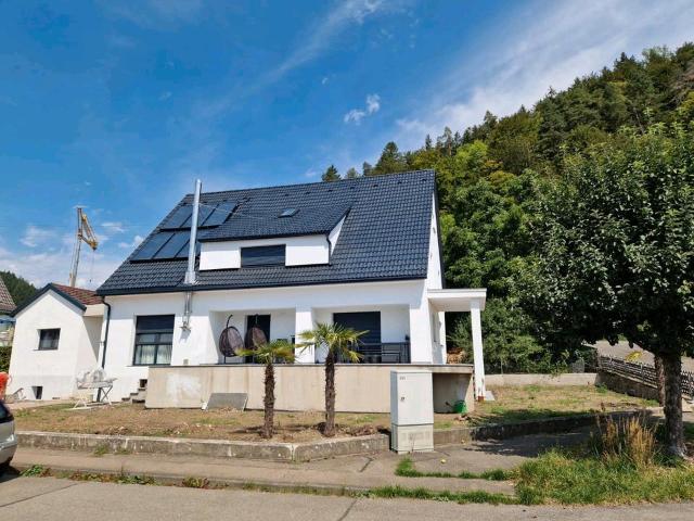Mehrfamilienhaus mit separater Einliegerwohnung
