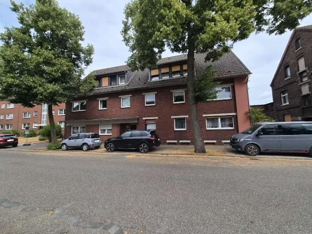 Mehrfamilienhaus als Kapitalanlage mit Eigennutzungspotenzial – 4,5 Zimmer Wohnung mit Privatgarten