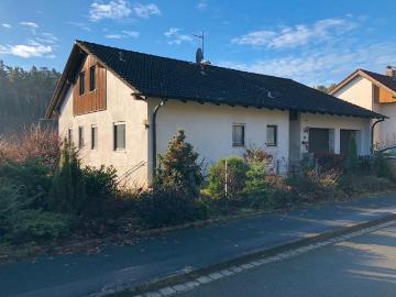 Mehrfamilienhaus am Waldrand
