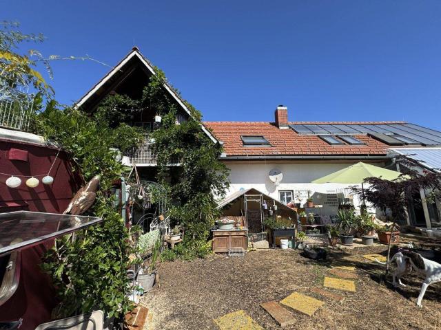 Mehrfamilienhaus / Einfamilienhaus in Gleisdorf 3 Wohneinheiten | ca. 320,92 m² Wohnfläche | 12 Zimmer | ca. 1.849 m² Grundstück