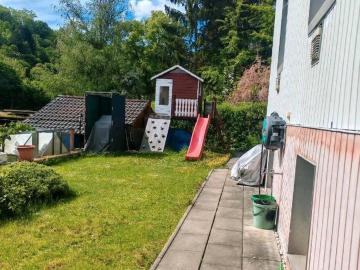 Mehrfamilienhaus für drei Generationen mit Doppelcarport uvm