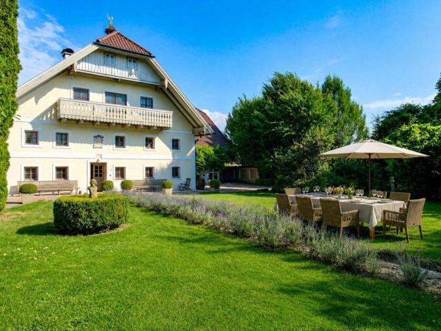 MEHRFAMILIENHAUS I GROSSER GARTEN I POOL I TOLLE LAGE I SALZBURG