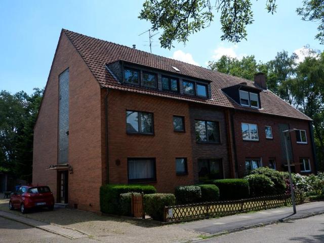 Mehrfamilienhaus im Rahmen ein. Teilungsversteigerung