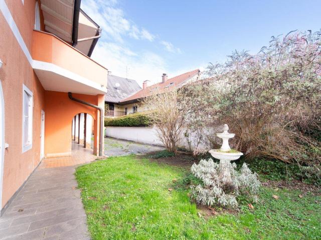 Mehrfamilienhaus in Mureck am Hauptplatz, 27 Zimmer, 723 m² Vielseitige Nutzung & Top Investment für Anleger! Bestandsfrei!