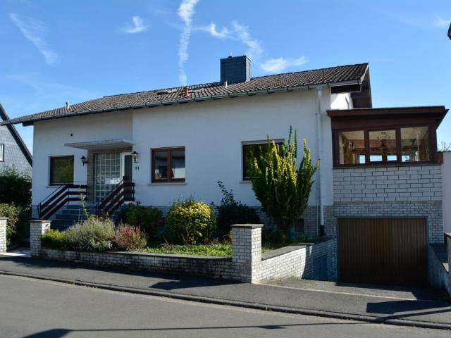 Mehrfamilienhaus in Mainzlar mit Weitblick provisionsfrei