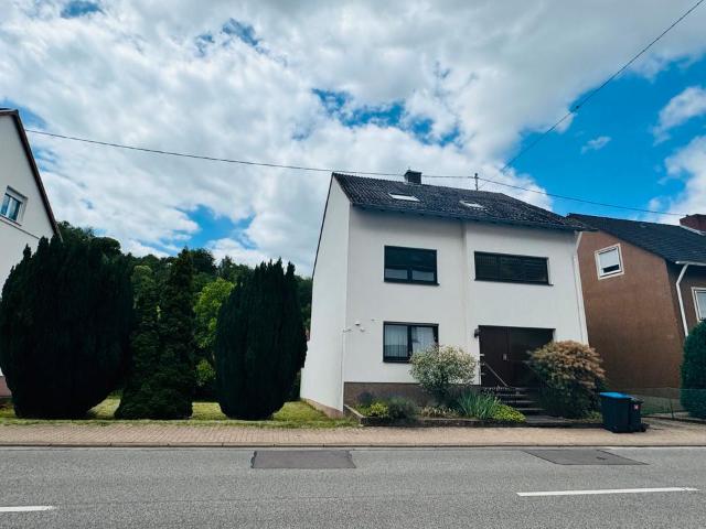 Mehrfamilienhaus in Merzig inklusive unbebautem Nebengrundstück