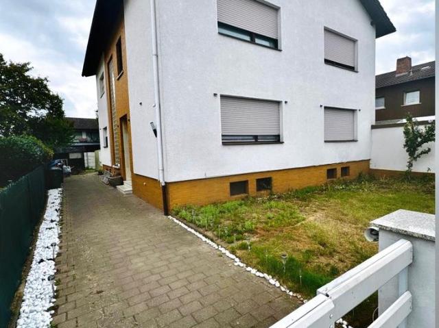 ! Mehrfamilienhaus in bester Lage mit Mieteinnahmen !