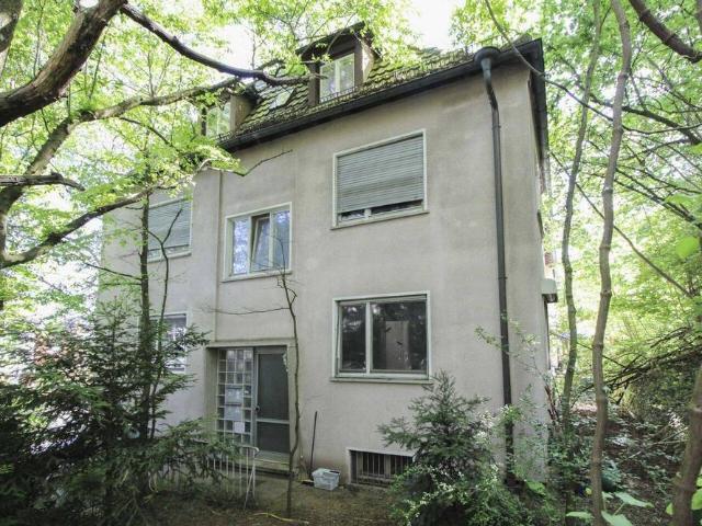 Mehrfamilienhaus in Bestlage von Stuttgart Kräherwald mit beeindruckendem Weitblick