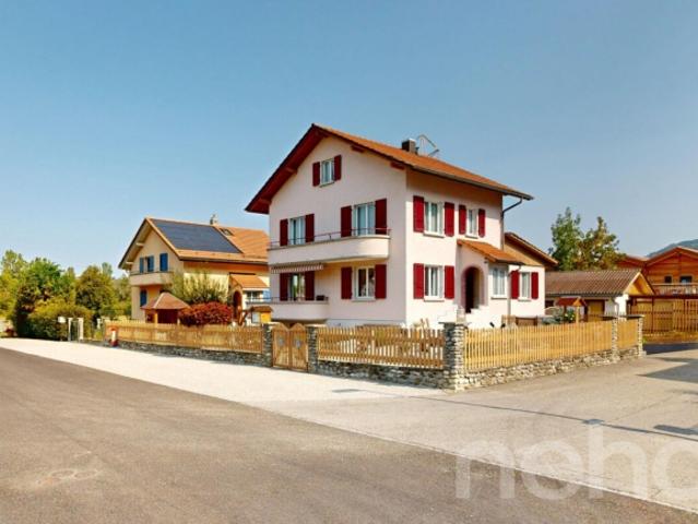 Mehrfamilienhaus in Broc 6,5 Zimmer und großes Potenzial