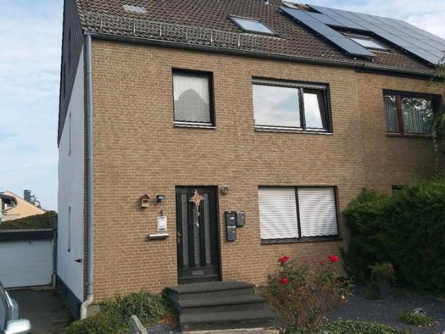 Mehrfamilienhaus in Düren Echtz