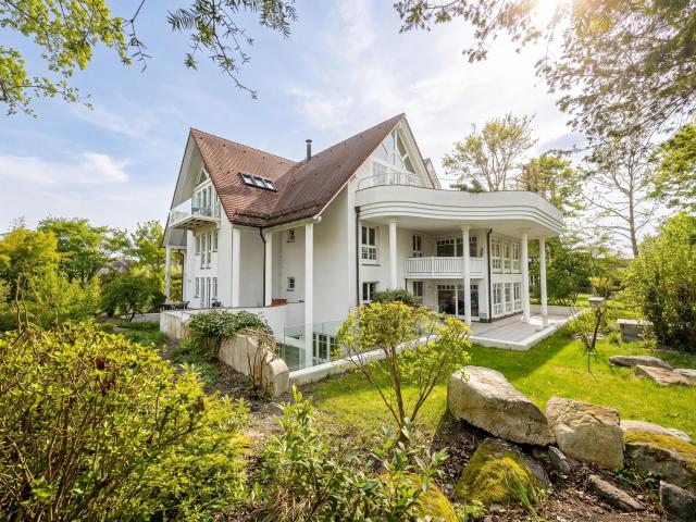 Mehrfamilienhaus in Eichenau Dachterrassentraum im Grünen