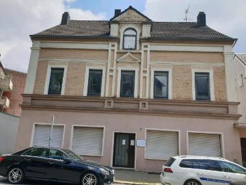 Mehrfamilienhaus in Gelsenkirchen Praxis 3 Wohnungen 8 Garagen