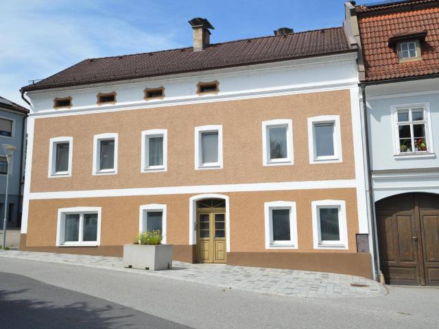 Mehrfamilienhaus in Herzen von Aschbach