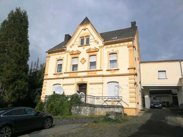 Mehrfamilienhaus in Höh Grenzhausen