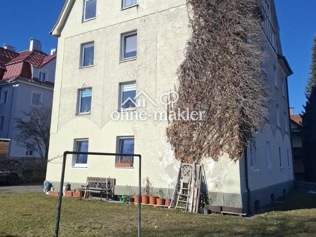 Mehrfamilienhaus in Kempten, Sankt Mang mit 8 Wohnungen, 3 Garagen und Ausbaupotenzial
