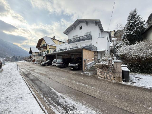 Mehrfamilienhaus in sonniger Grünruhelage in Gmunden – 3 Wohneinheiten, Carport, Garten & Bergblick!
