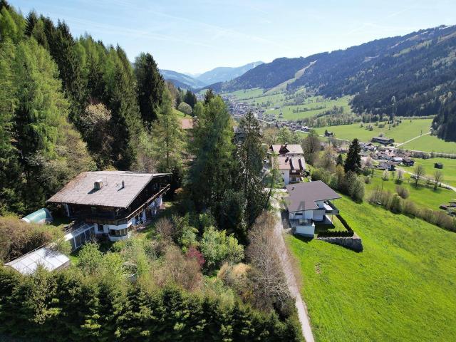 Mehrfamilienhaus in Tirol kaufen – Sonnige Hanglage, großes Grundstück & Entwicklungspotenzial