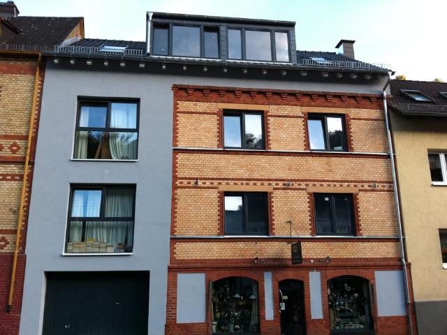 Mehrfamilienhaus in Wiesbaden: Historisches Gebäude mit Charakter