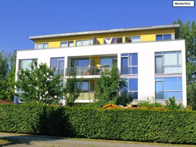 Mehrfamilienhaus in 51373 Leverkusen, Carl Leverkus Str