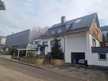 Mehrfamilienhaus, Pension, Lagerhallen