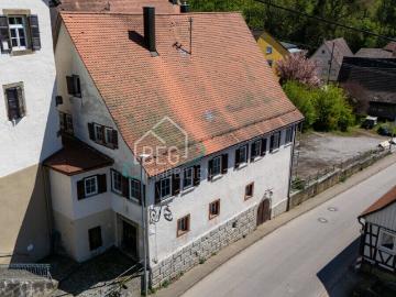 Mehrfamilienhaus Potenzial im Ortskern Rieden entkernt und vorbereitet