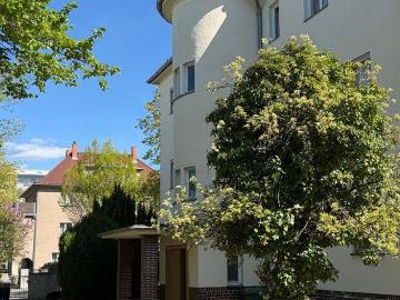Mehrfamilienhaus, Praxis, Kanzlei, Büros, Gewerbe, großer Garten