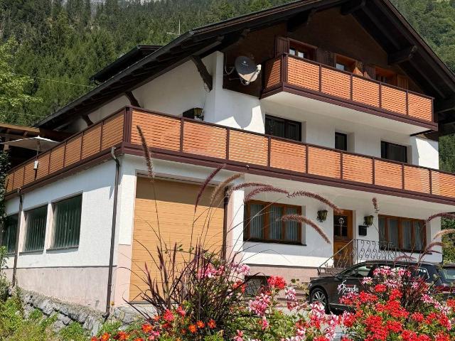 Mehrfamilienhaus 260 m² mit Garten und Garage in Klösterle