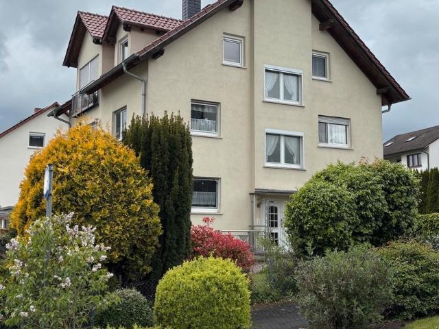 Mehrfamilienhaus, 2 Garagen, Garten, Ruhe von privat