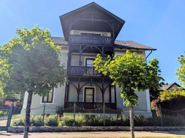 Mehrfamilienhaus 3 Wohneinheiten mit Garten & Garage in Gmunden – WF 268m², 8 Zimmer!