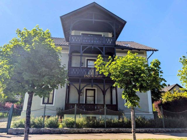 Mehrfamilienhaus 3 Wohneinheiten mit Garten & Garage in Gmunden – WF 268m², 8 Zimmer!