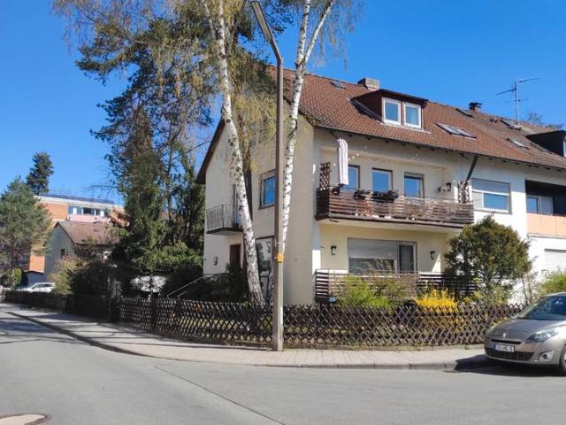 Mehrfamilienhaus – 3 Wohnungen, Garage und Garten Haus Erlangen