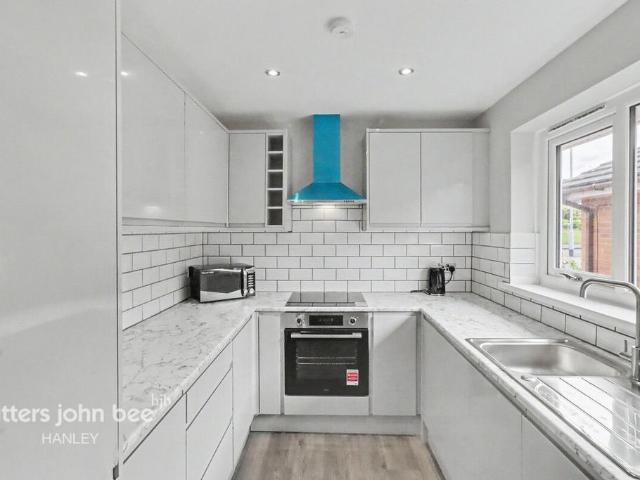 Meigh Road, Stoke on trent 3 bed semi detached bungalow to rent £1,095 pcm £253 pw