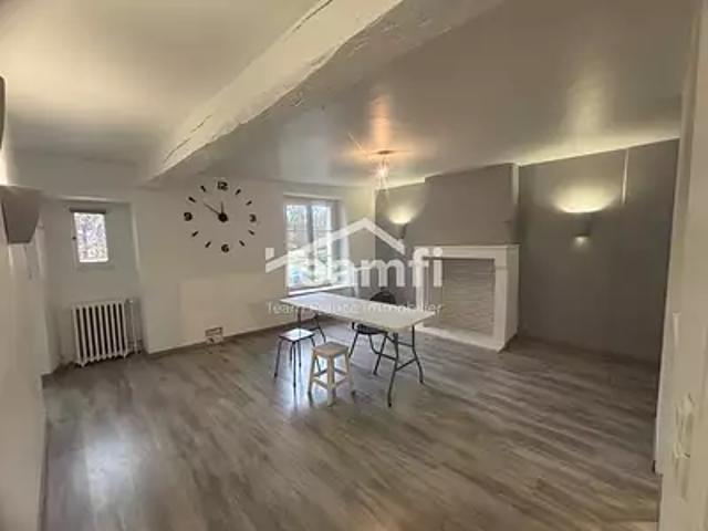 Meillant 18200 Location maison 4 pièces t4 piscine garage