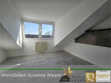 Ideal geschnittene 2 Raum Wohnung mit Balkon und Weitblick in Wuppertal Langerfeld