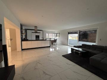 Mein Zuhause: modern schlicht geräumig