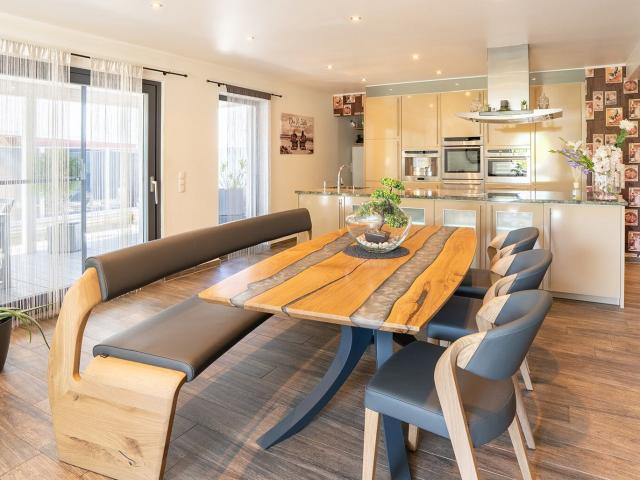 Meiningen | Stilvoller Bungalow mit Holzpool in Ruhiger Lage