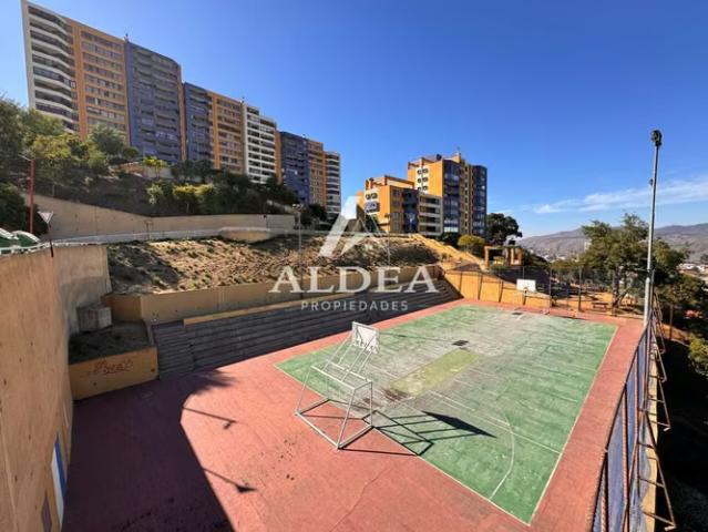 Mejor Precio Condominio Mallen con 2 Estacionamientos | 4 dormitorios por 3950.00 en Valparaíso