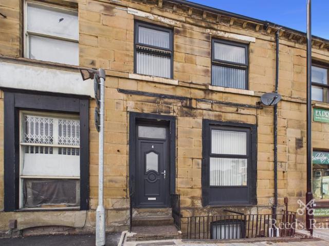 Meltham Road, West Yorkshire HD1 3 bed terraced house to rent £800 pcm £185 pw